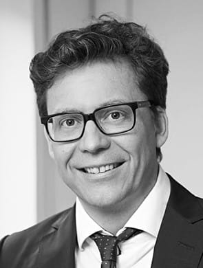 Porträt des Autors Prof. Dr. med. Christian Schumann, Chefarzt der Klinik für Pneumologie, Thoraxonkologie, Schlaf- und Beatmungsmedizin am Klinikum Kempten-Oberallgäu