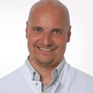 Porträtfoto des Autors Dr. med. Tobias Hecht